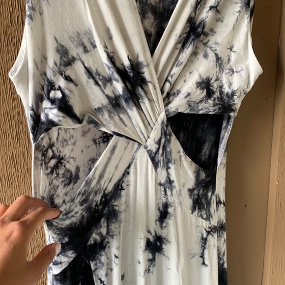 Parisian Tie Dye Cutout Maxi Sleeveless Dress - Picture 7 of 14